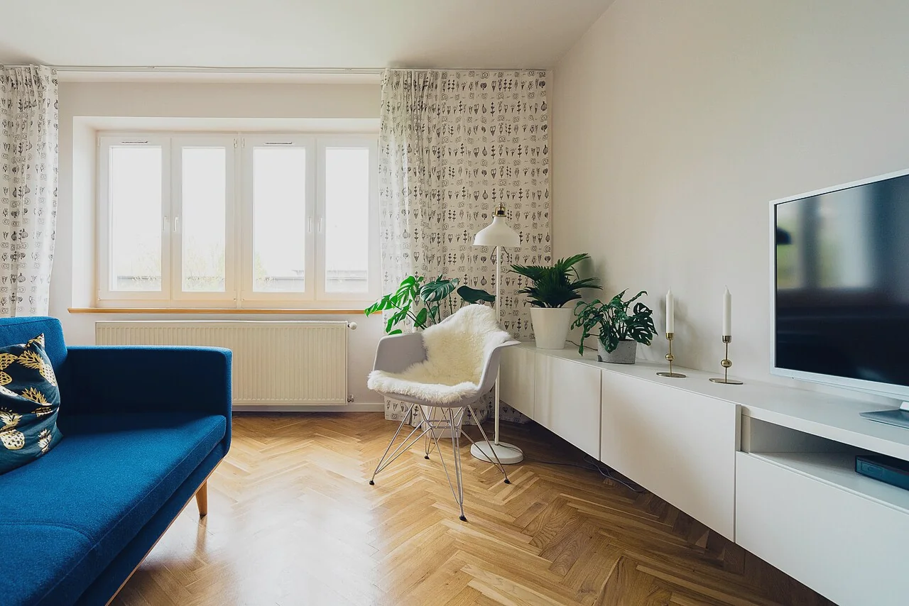 Bright living room sample illustrating the Calviro planning workflow